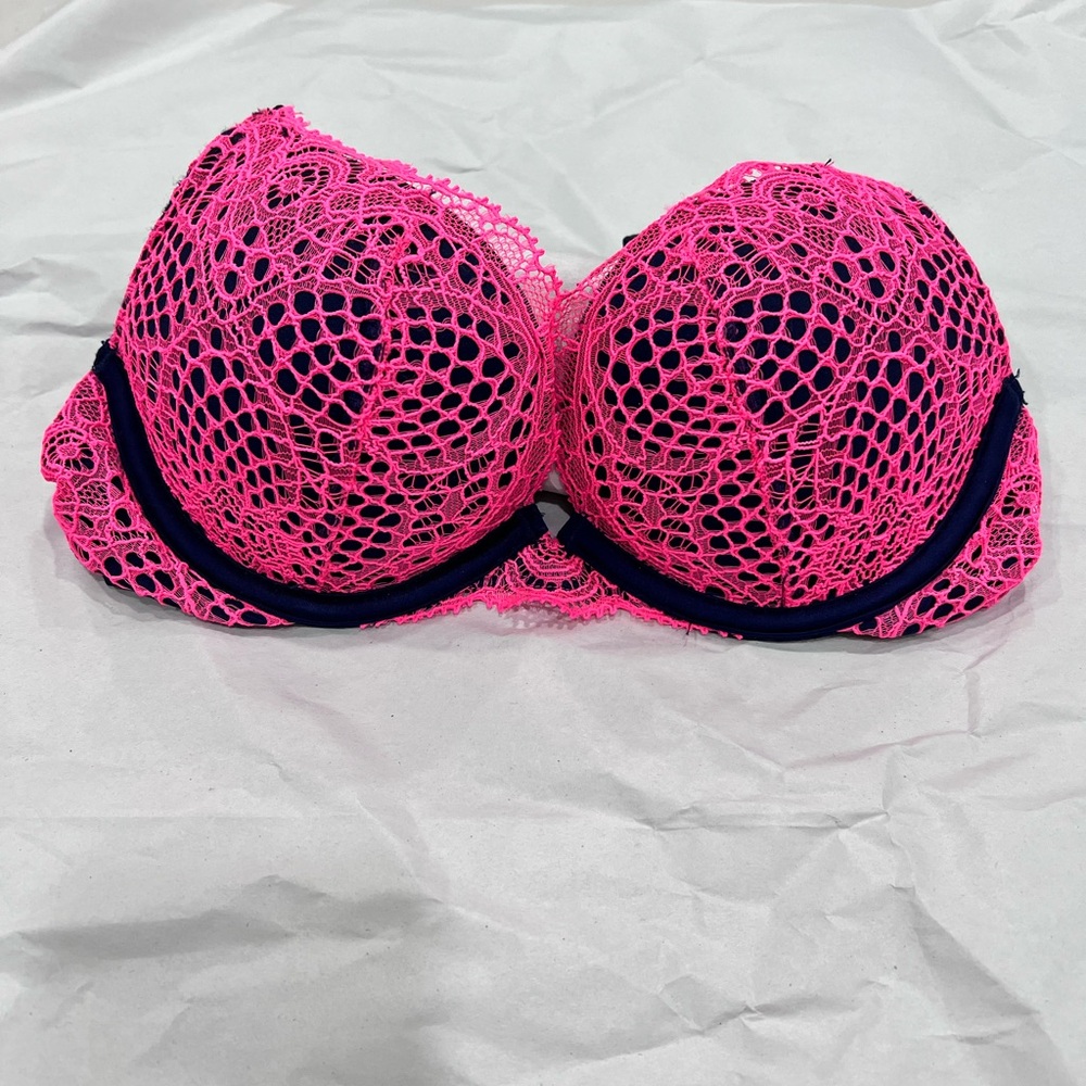 Victoria’s Secret Bra Pink lace with navy push up bra size 32A